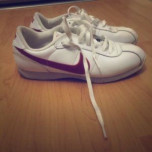 Nike cortez size 9 women’s
